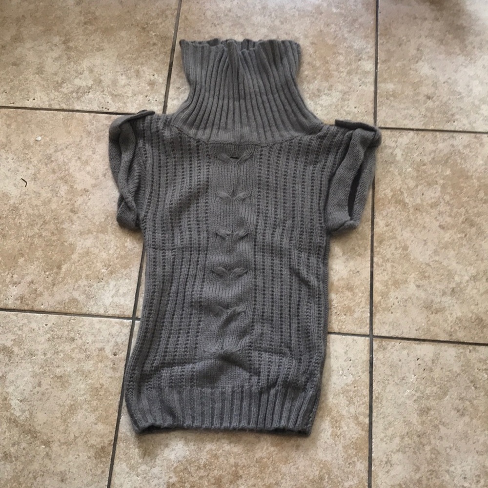 From lola. Knitted shirt sleeve